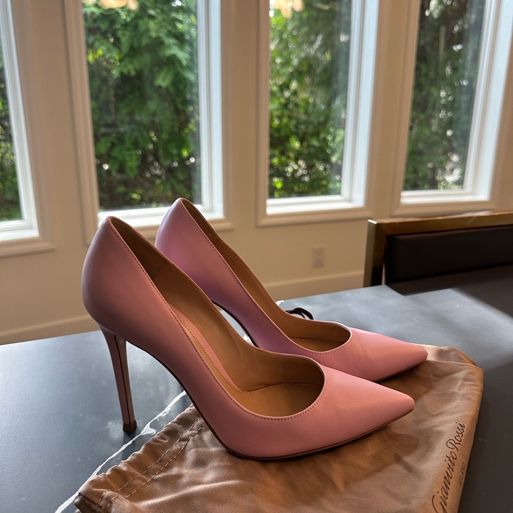 Gianvito Rossi baby pink pumps, 38